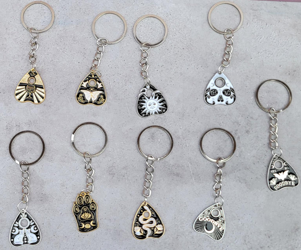 Planchette Keychain – Witchy Gothic Charm, Tarot Inspired Designs, Ouija Style Key Ring, Mystical Gift for Book Lovers