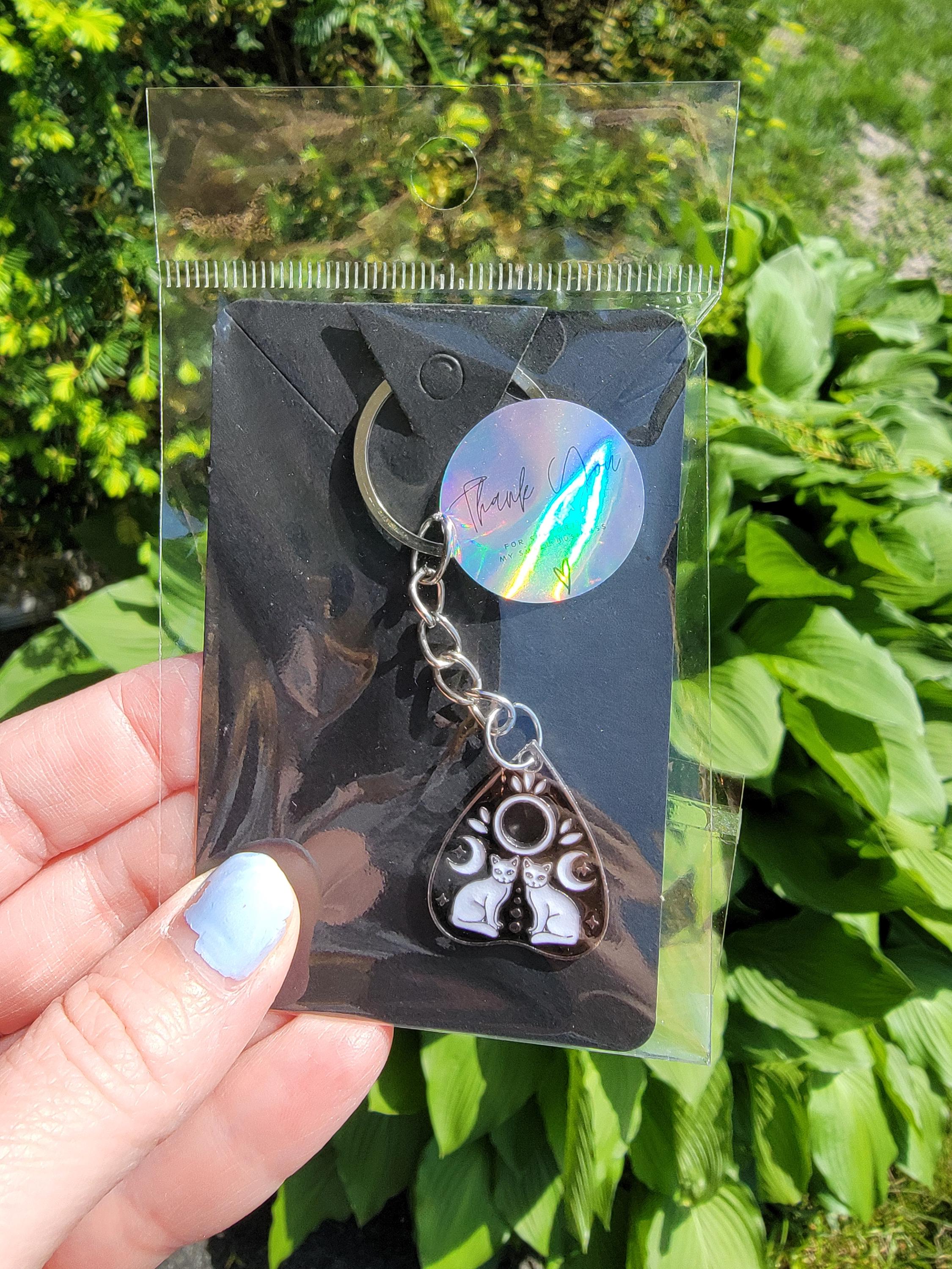 Planchette Keychain – Witchy Gothic Charm, Tarot Inspired Designs, Ouija Style Key Ring, Mystical Gift for Book Lovers