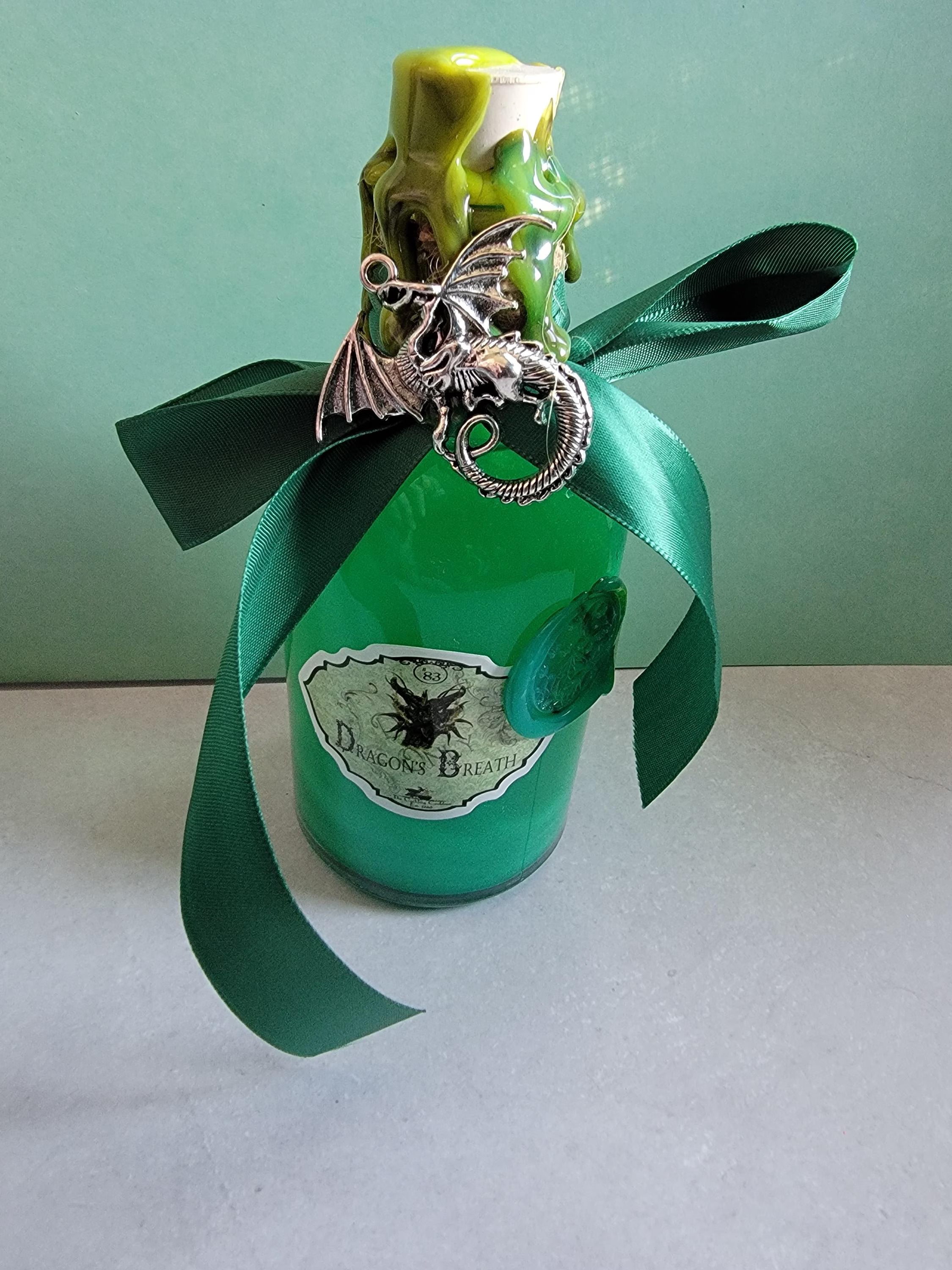 Handcrafted Green Potion Bottle – Witch Decor – Fantasy DND & LARP Display Prop – Gothic Shelf Accessory