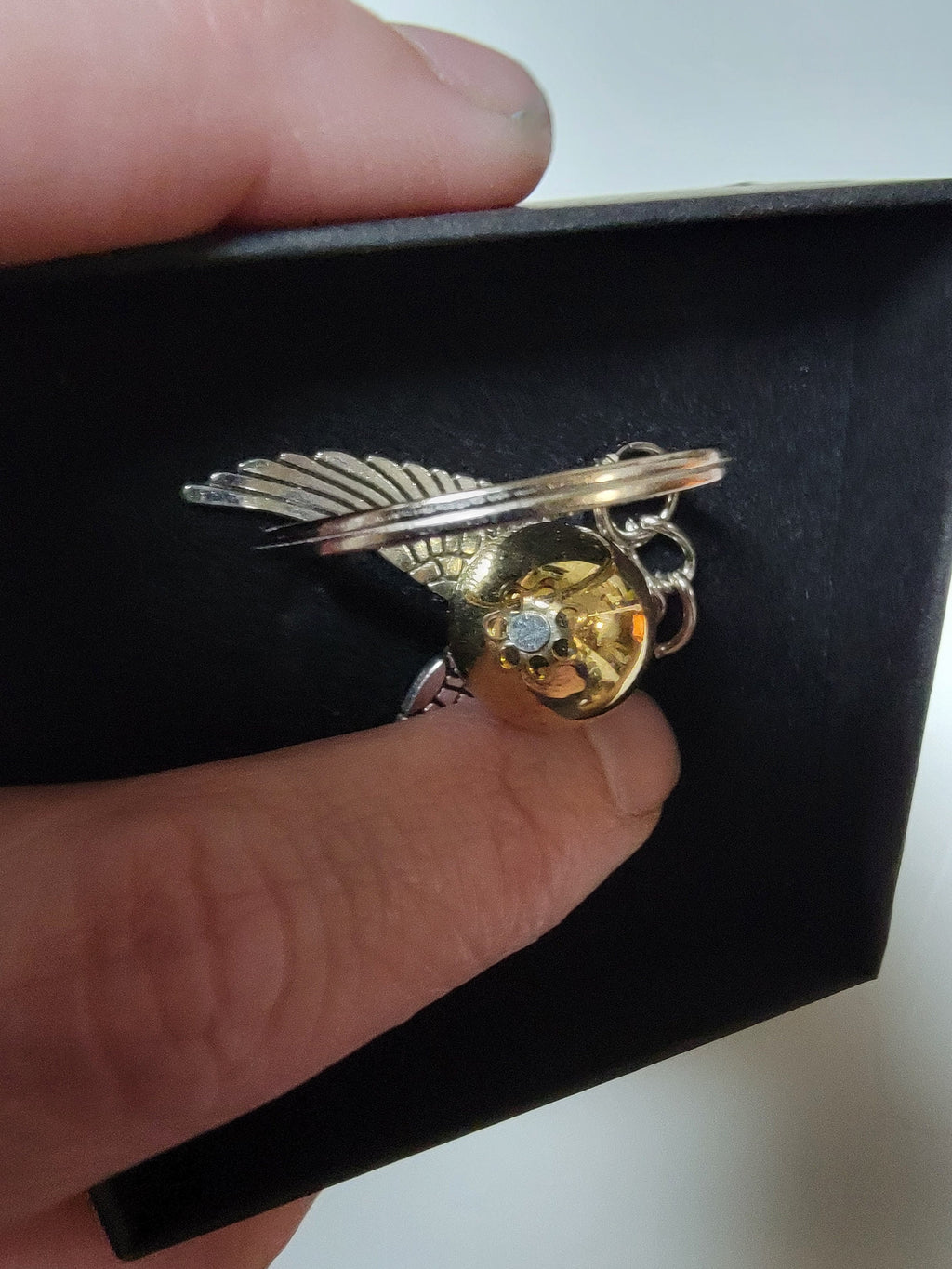 Magical Flying Ball Keychain – Gold & Silver Winged Charm, Wizard Sport Inspired, Fantasy Gift for Book Lovers